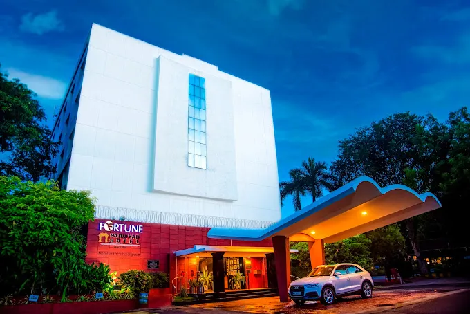 Image of: Fortune Pandiyan Hotel in Reserve Line 2