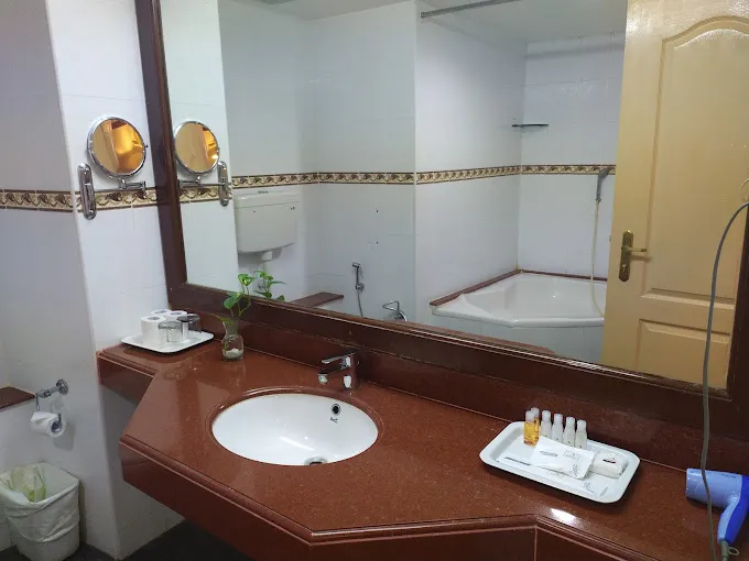 Image of: Hotel Germanus in Kalavasal 4
