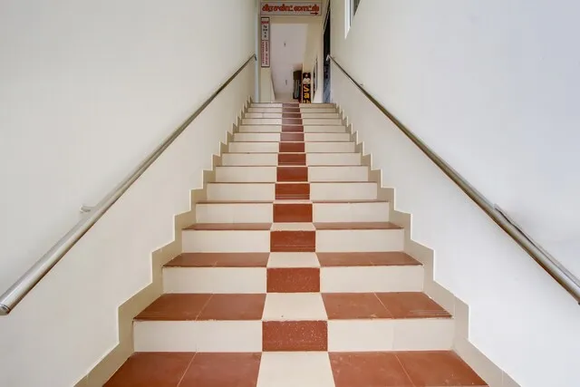 Image of: Hotel O Crescent Lodge in Madurai 4