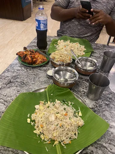 Image of: Hotel Rajesvari in Shenoy Nagar 6