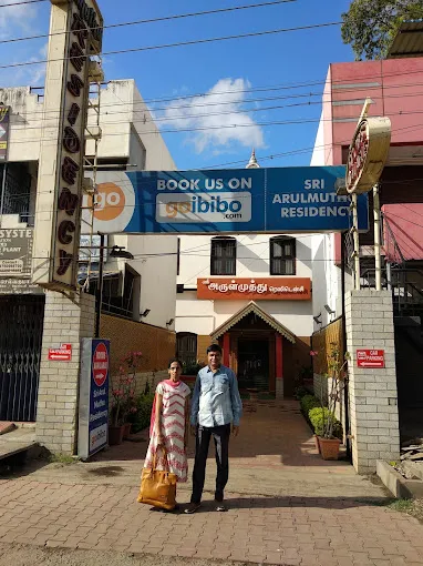 Image of: Hotel Sri Arulmuthu Residency in Arasaradi