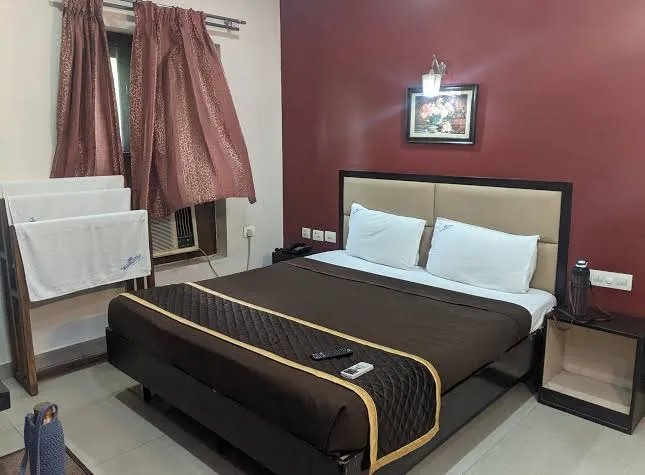 Image of: Hotel Sri Arulmuthu Residency in Arasaradi 3