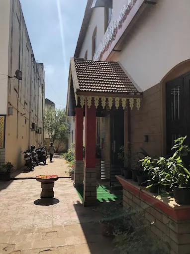 Image of: Hotel Sri Arulmuthu Residency in Arasaradi 5