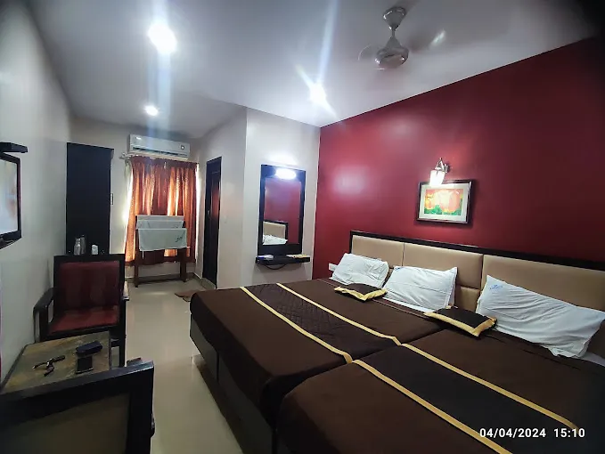 Image of: Hotel Sri Arulmuthu Residency in Arasaradi 6