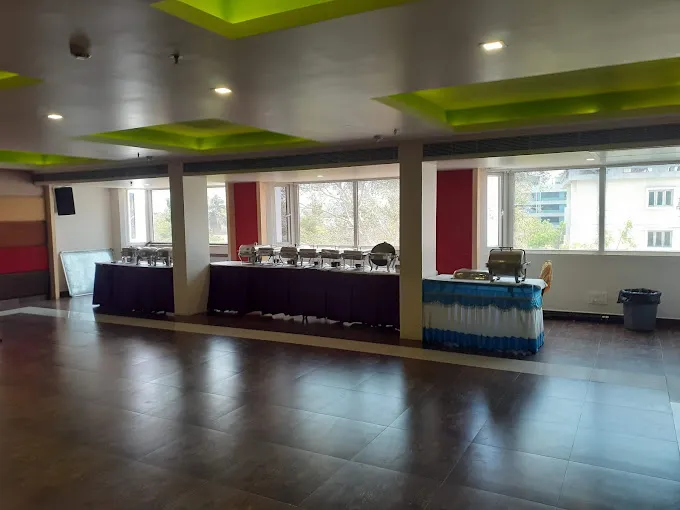 Image of: Hotel Star Residency in Shenoy Nagar 4