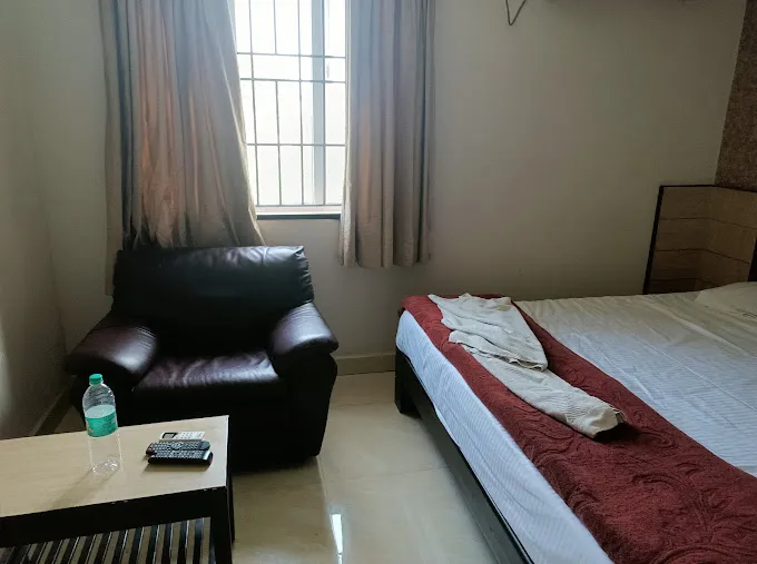Image of: Oyo Flagship Sathya Lodge in Thiruparankundram 2