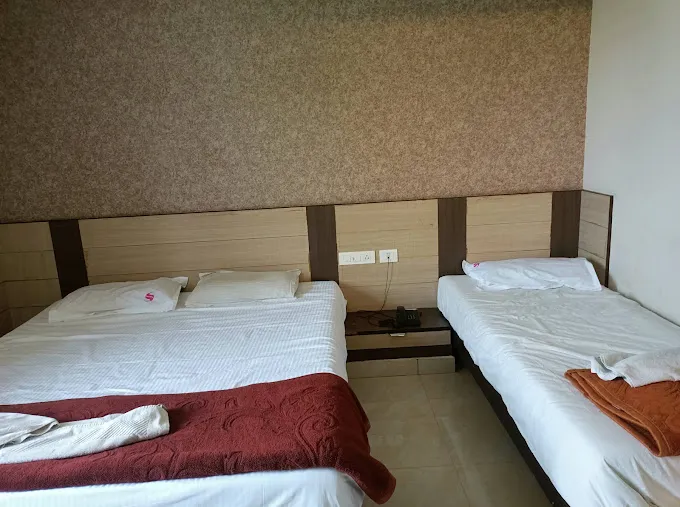 Image of: Oyo Flagship Sathya Lodge in Thiruparankundram 4