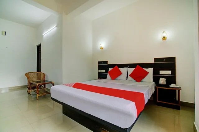 Image of: Oyo Flgship White Castle Residency in Madurai 4
