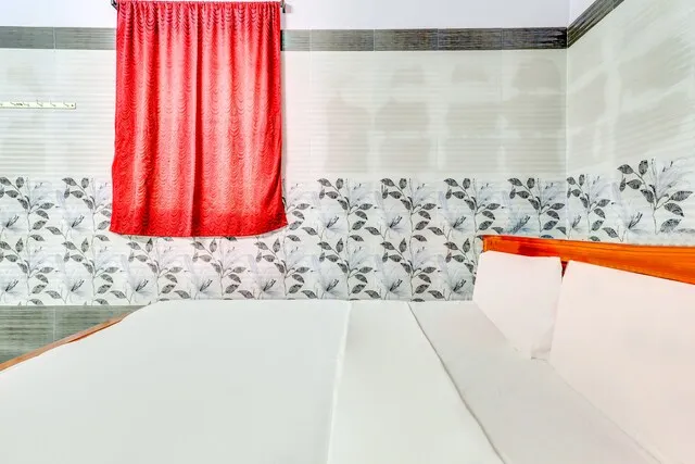 Image of: Oyo M K Lodge in Thiruparankundram 3