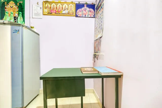 Image of: Oyo M K Lodge in Thiruparankundram 4