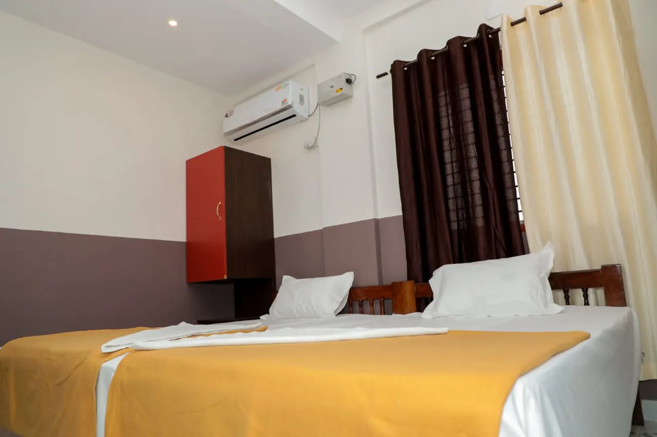 Image of: Oyo Shanthi Lodge in Madurai 3