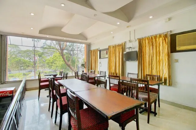 Image of: Oyo Sree Chakra Hotels in Kk Nagar 3