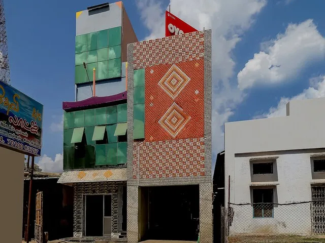 Image of: Oyo Sri Devi Residency in Madurai