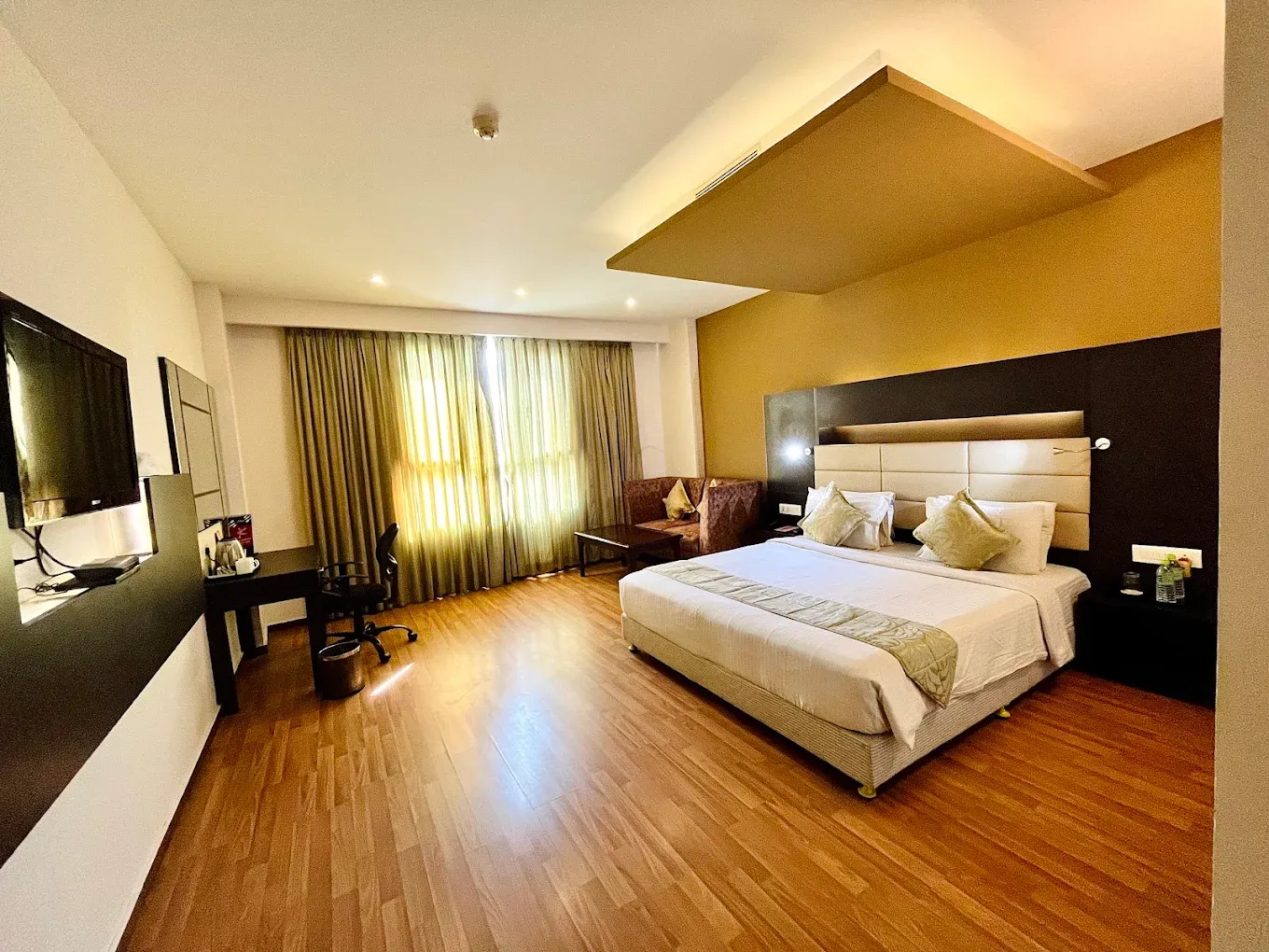 Image of: Poppys Hotel in Mattuthavani 2