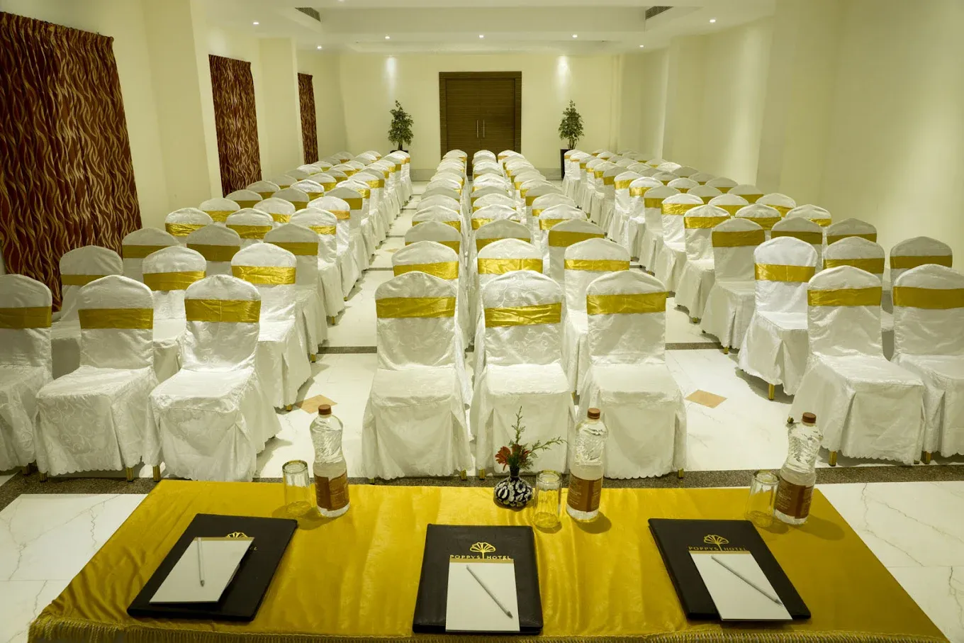 Image of: Poppys Hotel in Mattuthavani 5