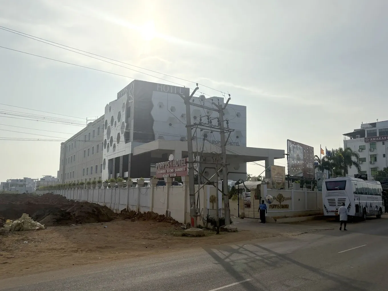 Image of: Poppys Hotel in Mattuthavani 7