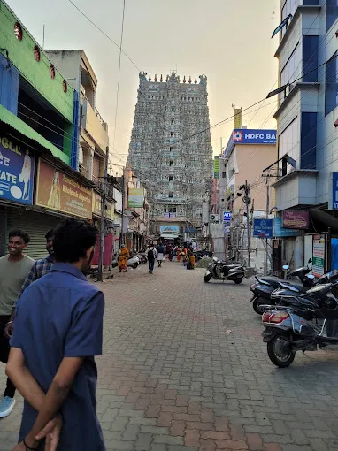 Image of: Sri Kamatchi Lodge in Madurai 2