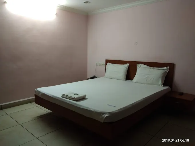 Image of: Sri Sakthi Residency Sunrise Bar in Madurai 2
