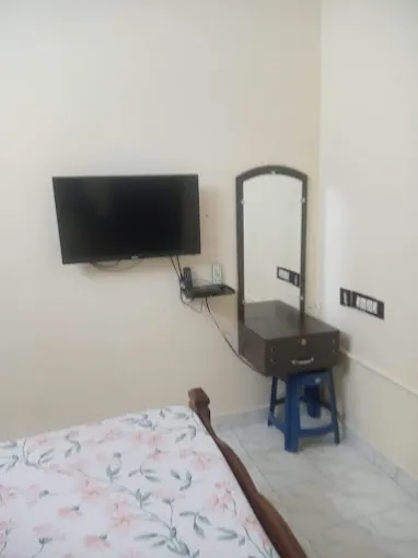 Image of: Suganya Lodge in Madurai 5