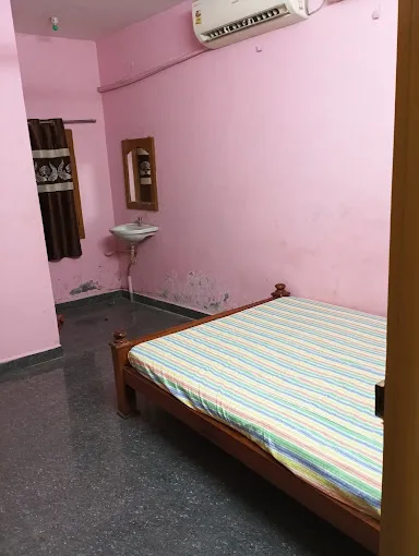 Image of: Vignesh Lodge in Madurai