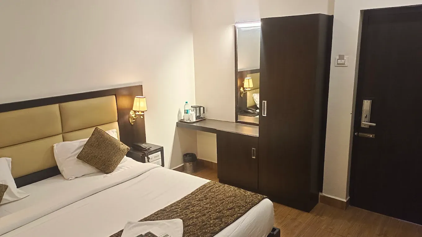 Image of: Saravanaa Residency in Mattuthavani
