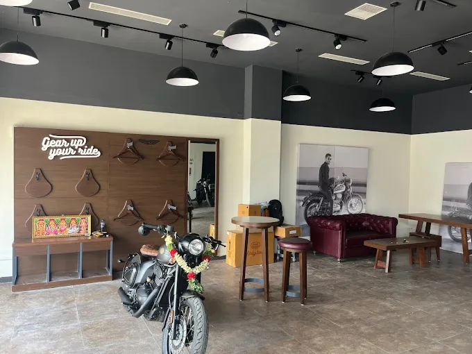 Image of: Shree Dhanam Motors In Kamarajar Salai