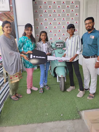 Image of: Surabhi Suzuki In Villapuram