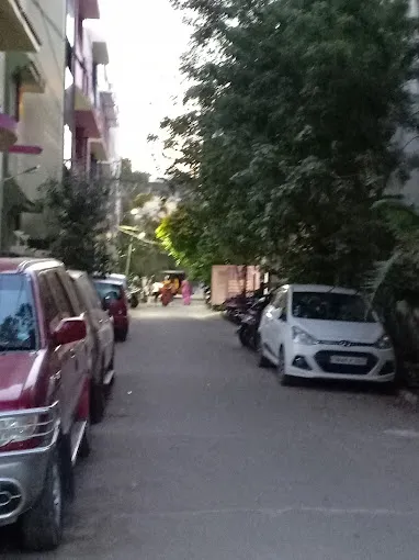 Image of: Meenakshi Avenue in Kamarajar Salai 2