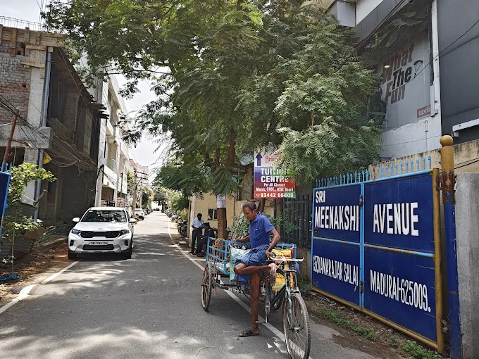 Image of: Meenakshi Avenue in Kamarajar Salai 4