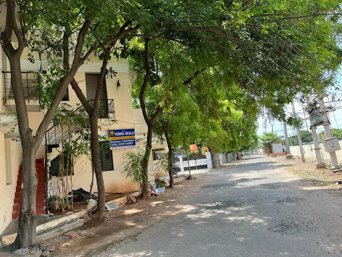 Image of: Vedha Reals in Andalpuram