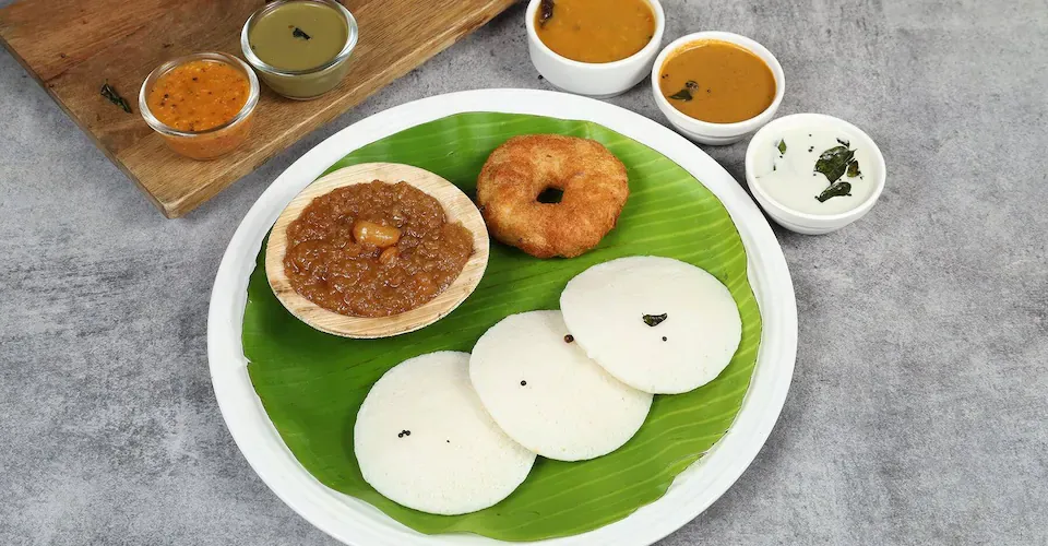 Image of: Kaaleeswari Idile Kadai in Mahal 2