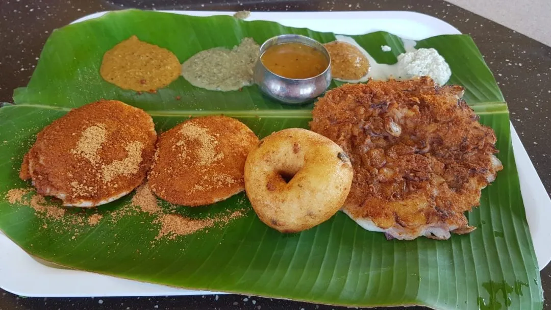 Image of: Kaaleeswari Idile Kadai in Mahal
