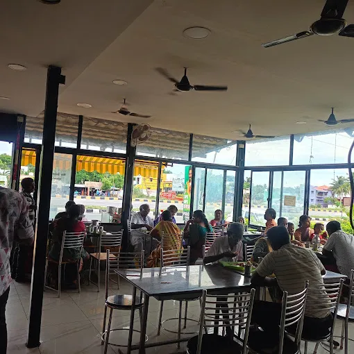 Image of: Pandiyan Grand Restaurant in Madurai