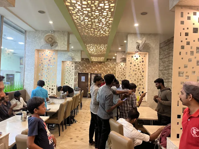 Image of: Salem R R Biriyani in Madurai 7
