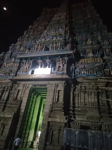 Image of: Srithi Hotel in Mahal