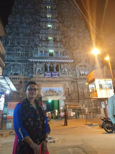 Image of: Srithi Hotel in Mahal 2