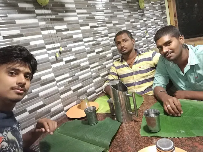 Image of: Srithi Hotel in Mahal 3