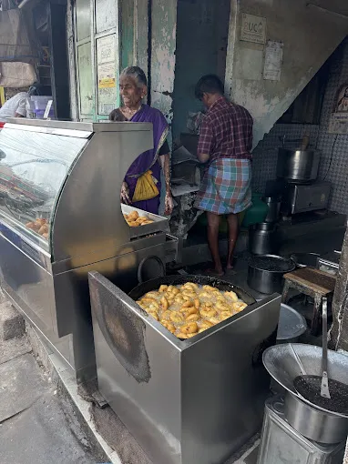 Image of: Aashirvatham Vadai Kadai in Simmakkal