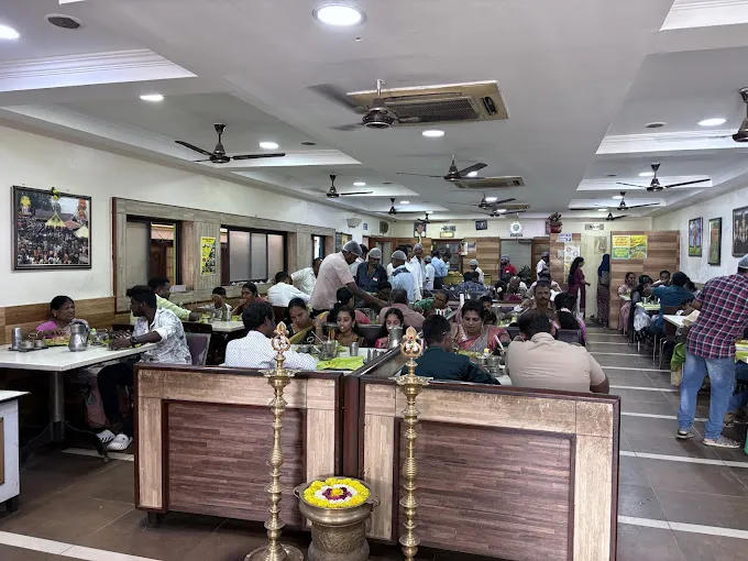 Image of: Amman Family Veg Restaurant in Kamarajar Salai