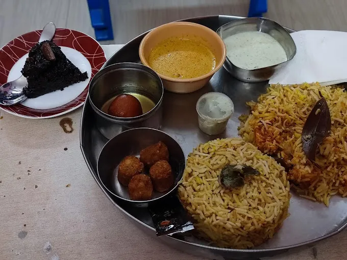 Image of: Behrouz Biryani Arignar in Madurai 6