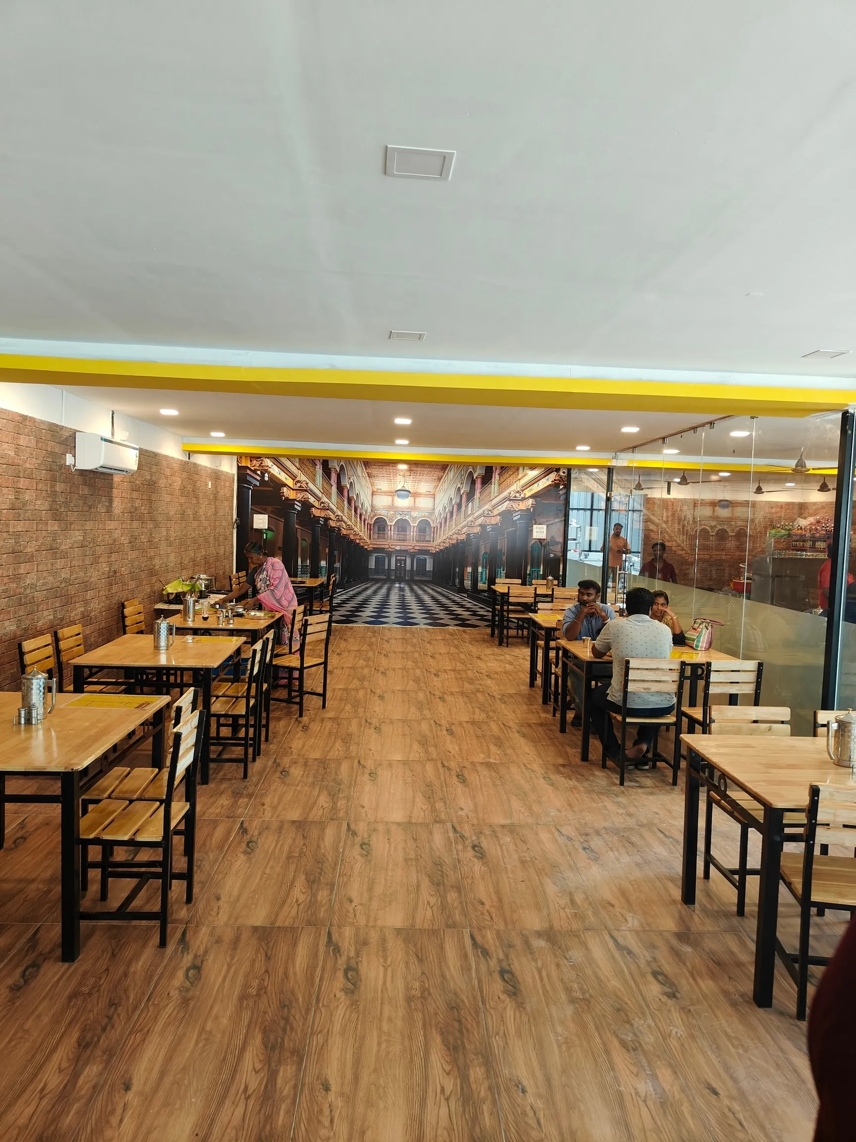 Image of: Chettinadu Family Restaurant in Ponmeni