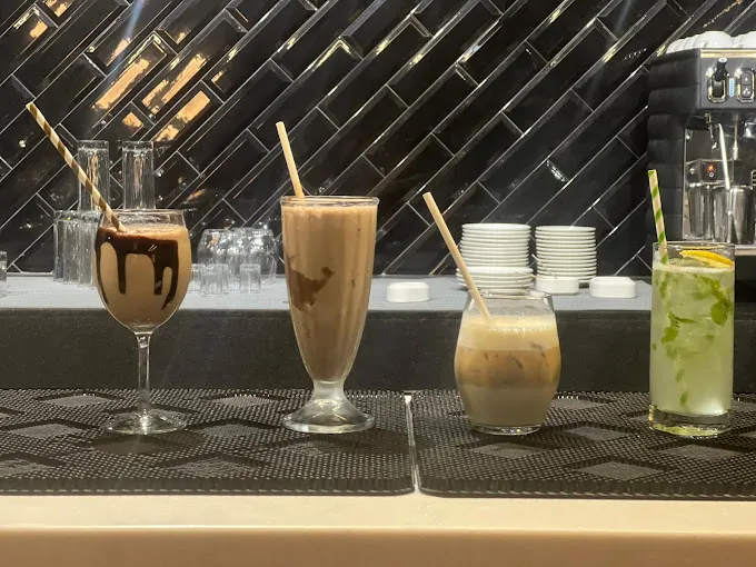 Image of: Cibo Fine Dining in Shenoy Nagar 2