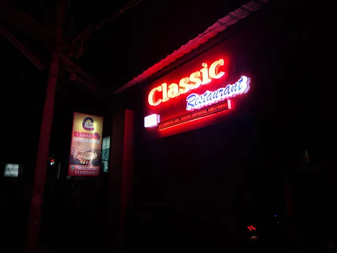Image of: Classic Restaurant in S S Colony 7