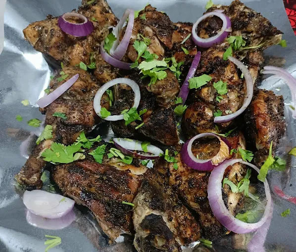 Image of: Gunas Spicy Kitchen in South Gate