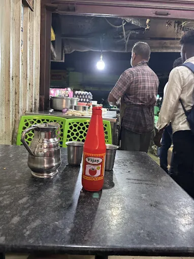 Image of: Hotel Bakiya in Karuppayurani 4