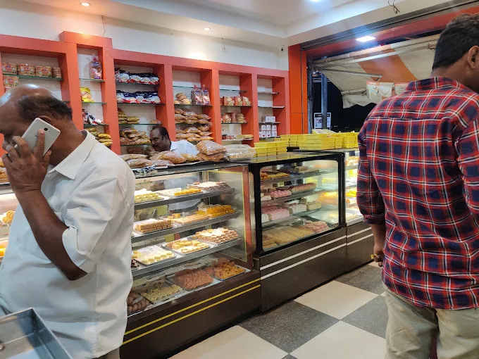 Image of: K G Veg Restaurant in Ponmeni 4