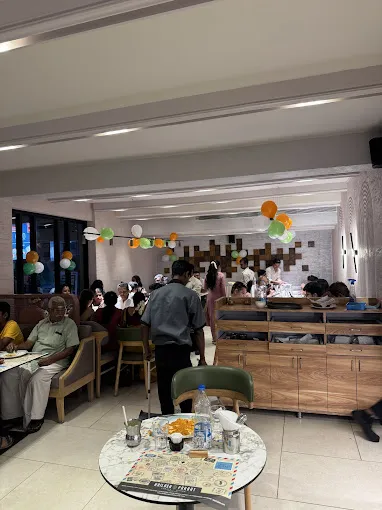 Image of: Kailash Parbat Pure Veg Restaurant in Shenoy Nagar