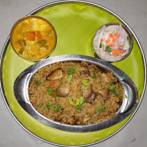 Image of: Meenakshi Bhavan Pure Vegetarian Restaurant in Madurai 2