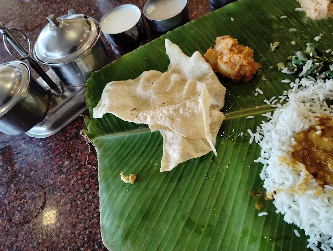 Image of: Meenakshi Bhavan Pure Vegetarian Restaurant in Madurai 5