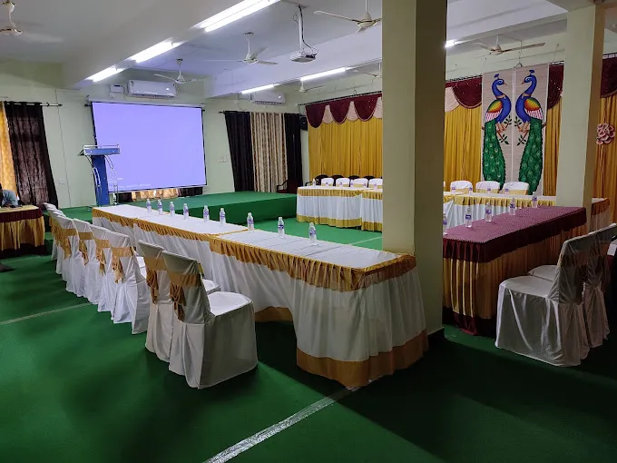 Image of: Moto Space Restaurant in Thiruparankundram